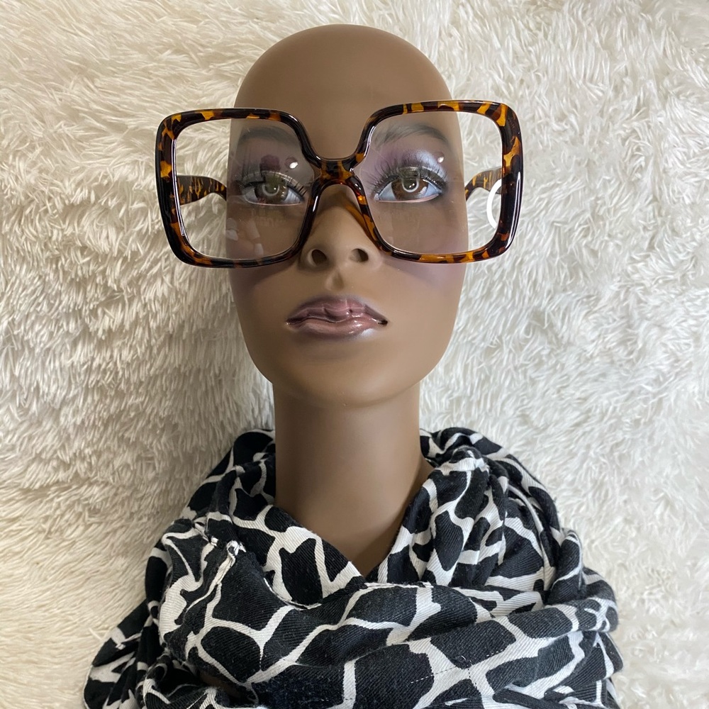 Square frame glasses